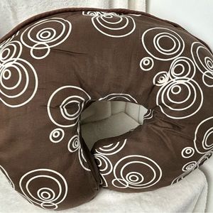 Boppy Amy Coe Nursing Pillow Brown & White Swirls‎